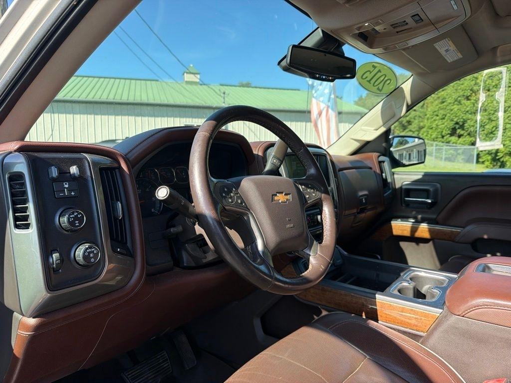 Chevrolet Silverado 1500 4WD Crew Cab 143.5" High Country 2015
