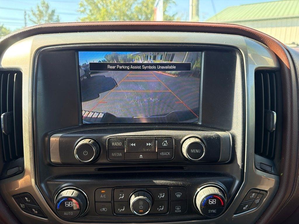 Chevrolet Silverado 1500 4WD Crew Cab 143.5" High Country 2015