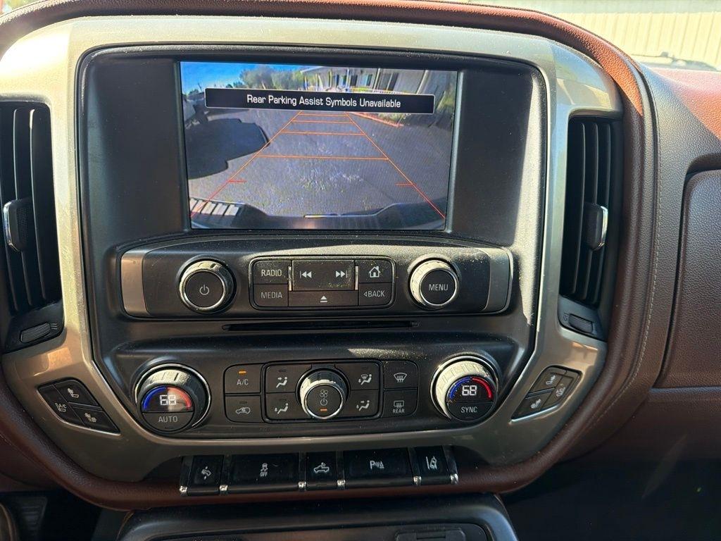 Chevrolet Silverado 1500 4WD Crew Cab 143.5" High Country 2015
