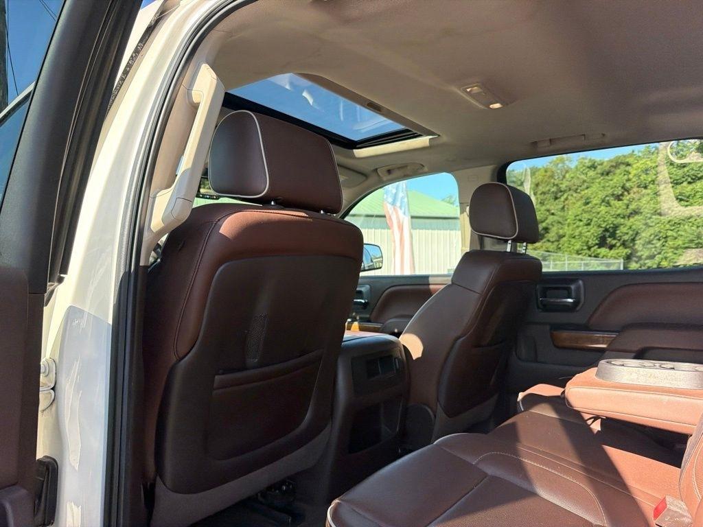 Chevrolet Silverado 1500 4WD Crew Cab 143.5" High Country 2015