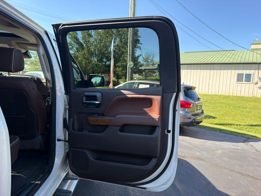 Chevrolet Silverado 1500 4WD Crew Cab 143.5" High Country 2015