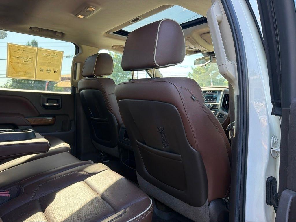 Chevrolet Silverado 1500 4WD Crew Cab 143.5" High Country 2015