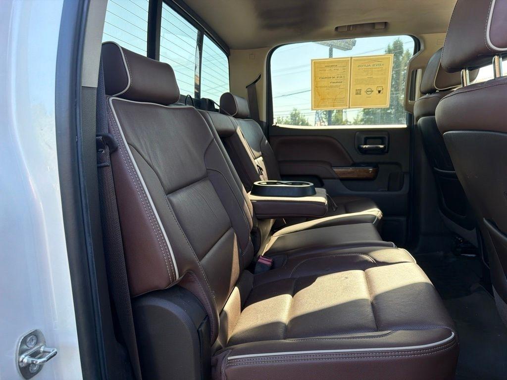 Chevrolet Silverado 1500 4WD Crew Cab 143.5" High Country 2015