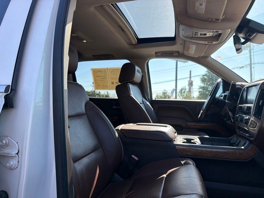 Chevrolet Silverado 1500 4WD Crew Cab 143.5" High Country 2015