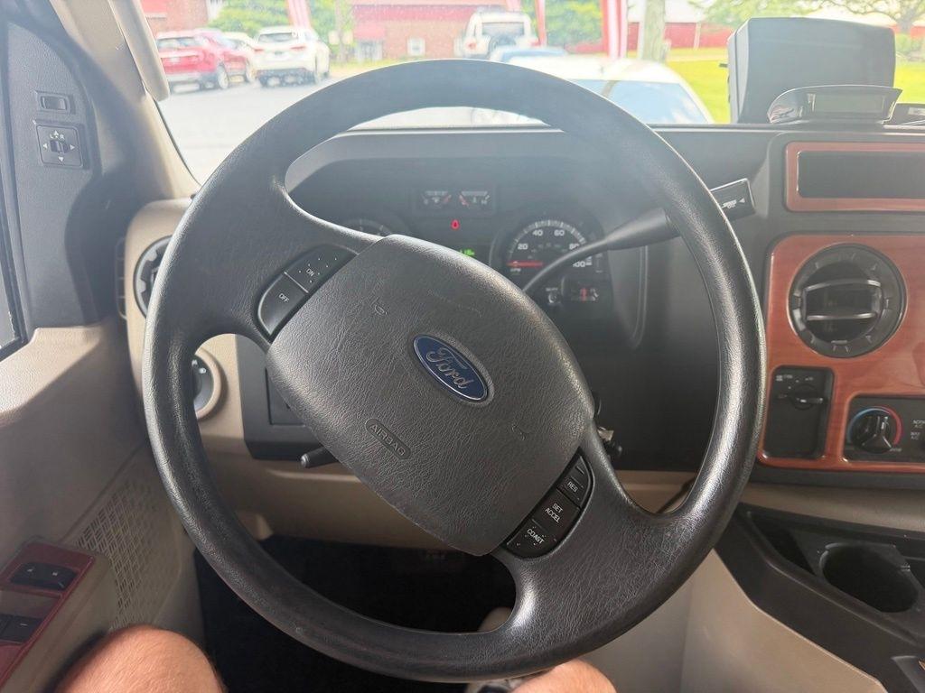 Ford E-Series Cutaway  2017