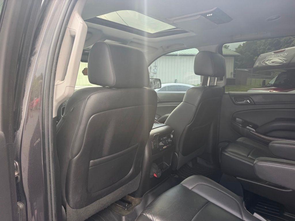 Chevrolet Suburban 4WD 4dr LT 2015
