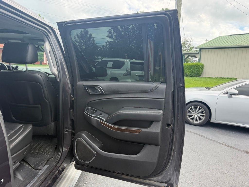 Chevrolet Suburban 4WD 4dr LT 2015