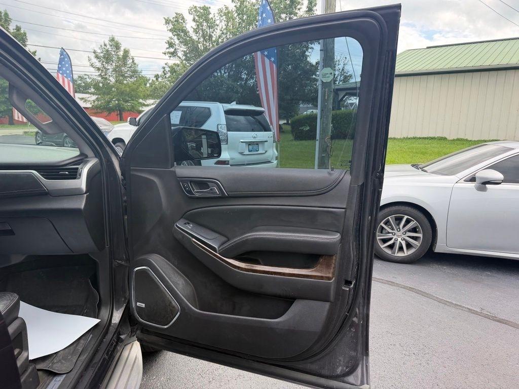 Chevrolet Suburban 4WD 4dr LT 2015
