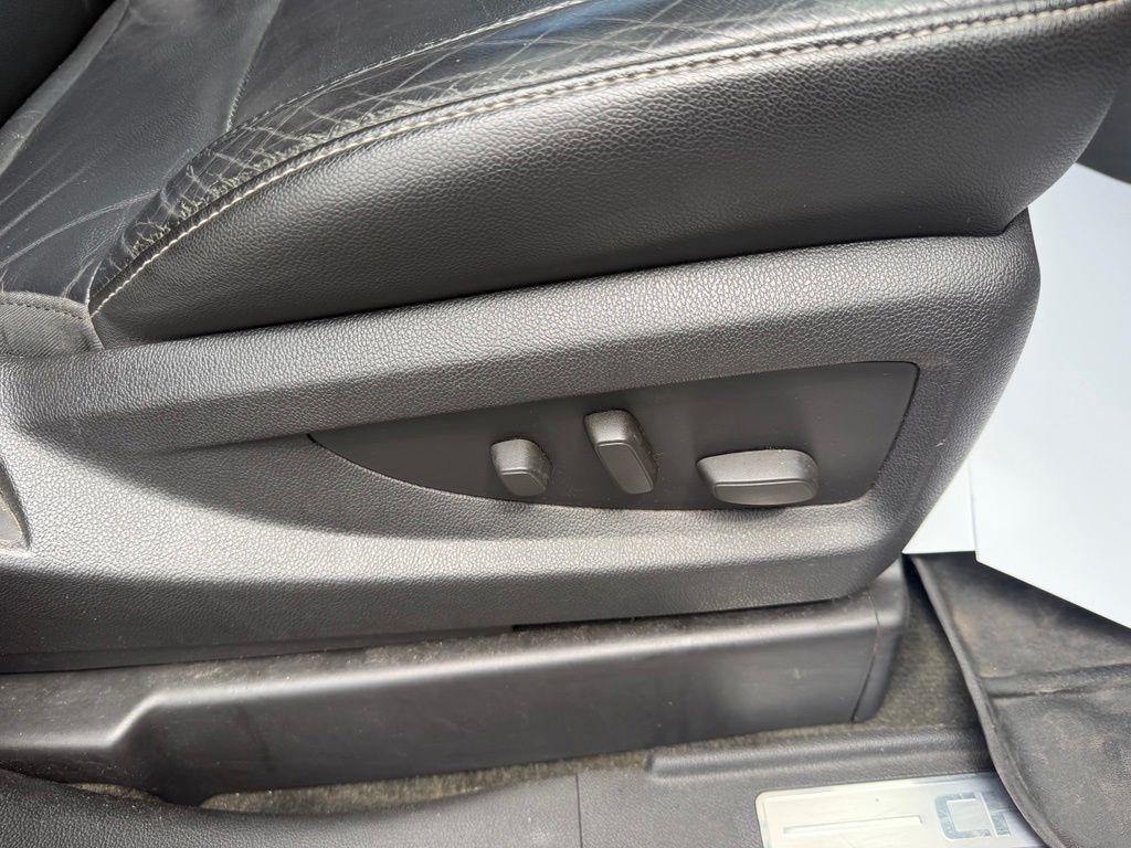 Chevrolet Suburban 4WD 4dr LT 2015