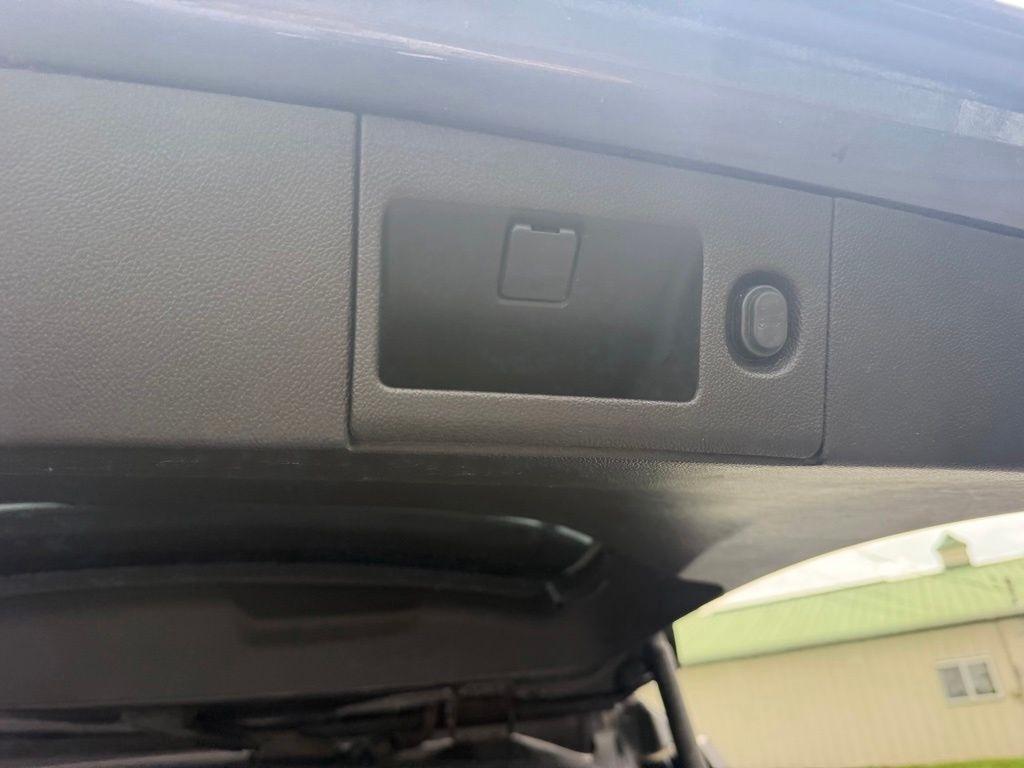 Chevrolet Suburban 4WD 4dr LT 2015