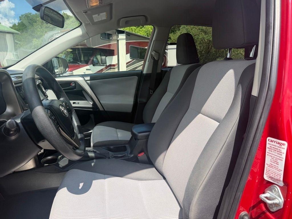 Toyota RAV4 FWD 4dr LE (Natl) 2015