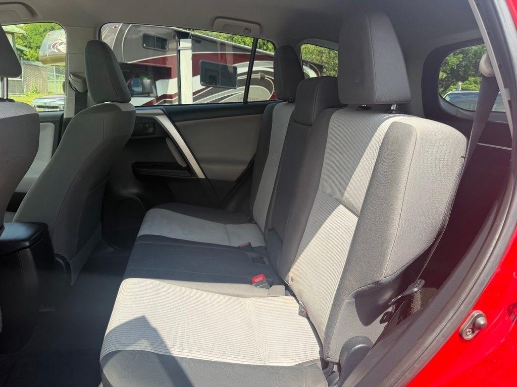 Toyota RAV4 FWD 4dr LE (Natl) 2015