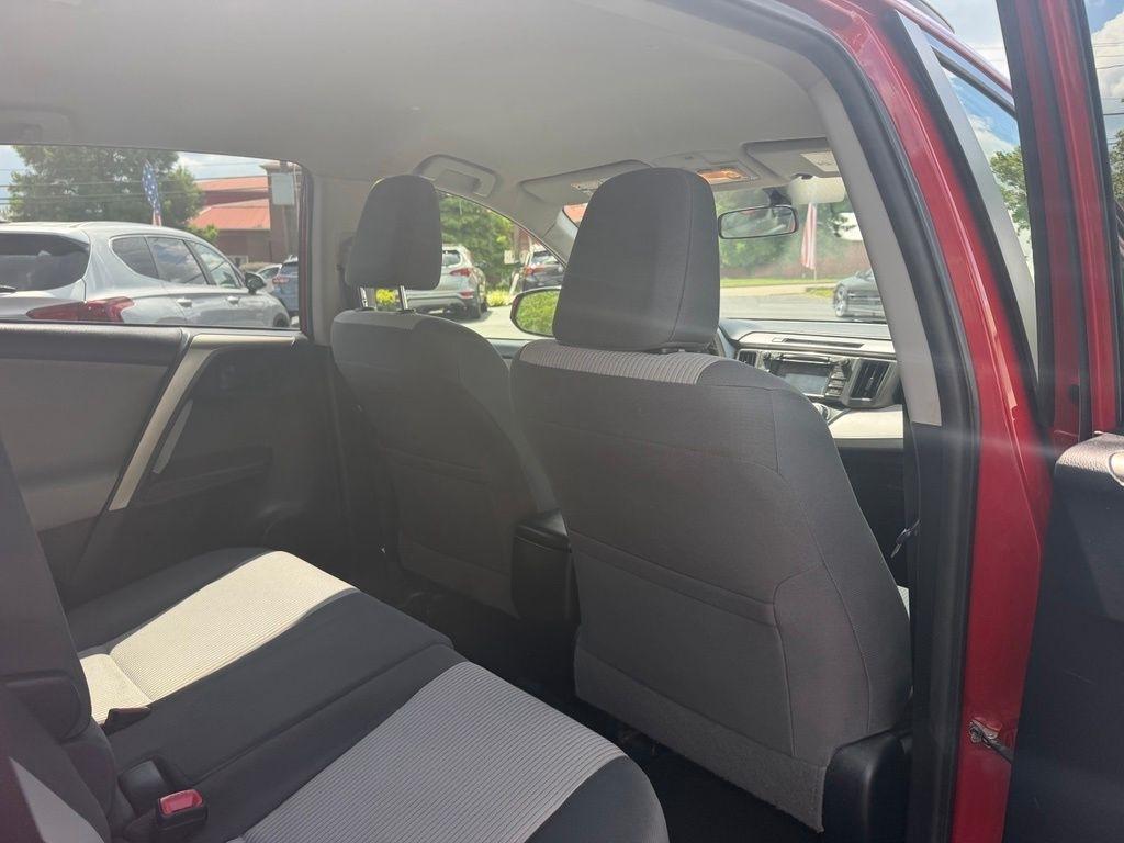 Toyota RAV4 FWD 4dr LE (Natl) 2015