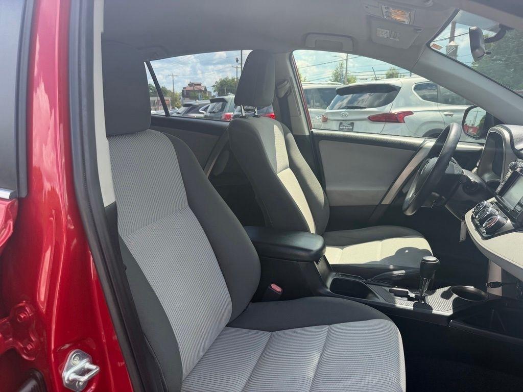 Toyota RAV4 FWD 4dr LE (Natl) 2015