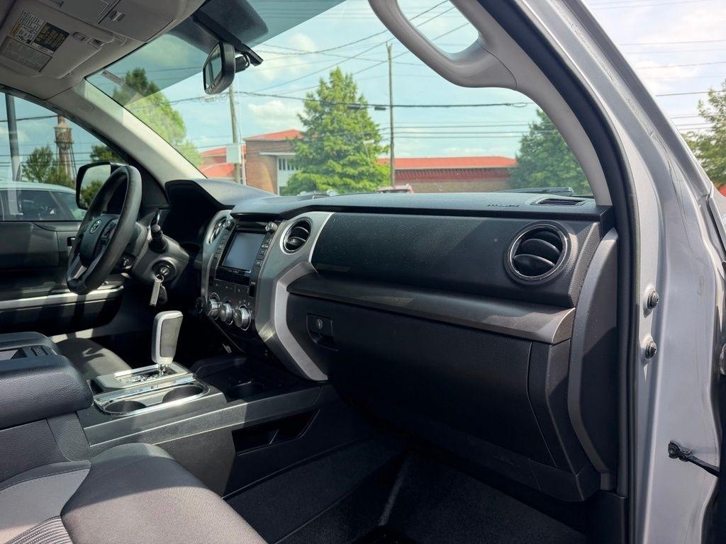 Toyota Tundra 4WD Truck Double Cab 5.7L FFV V8 6-Spd AT SR5 (Natl) 2014