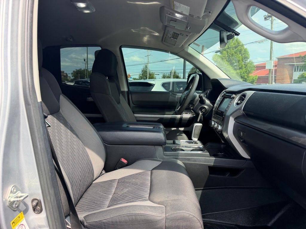 Toyota Tundra 4WD Truck Double Cab 5.7L FFV V8 6-Spd AT SR5 (Natl) 2014