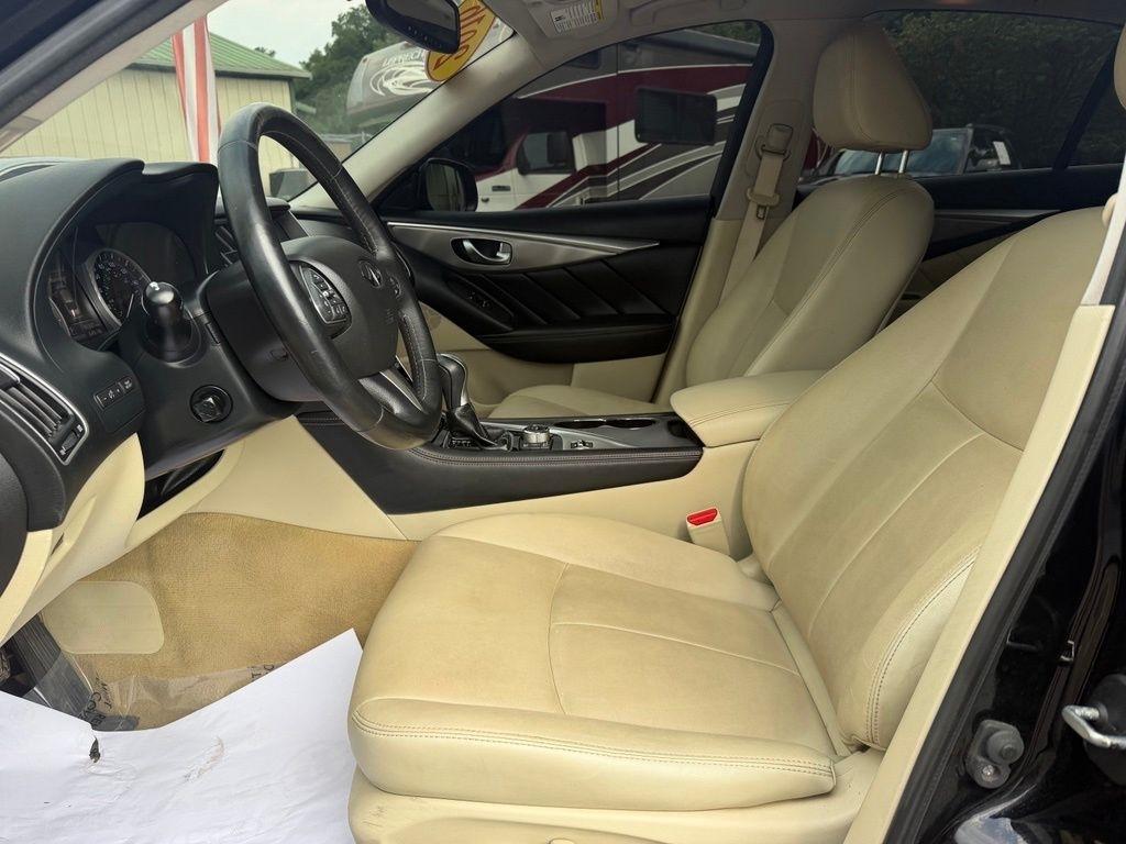 Infiniti Q50 4dr Sdn 3.0t Premium RWD 2016