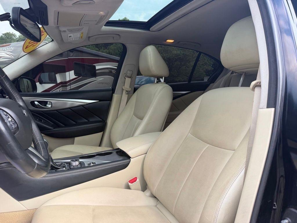 Infiniti Q50 4dr Sdn 3.0t Premium RWD 2016