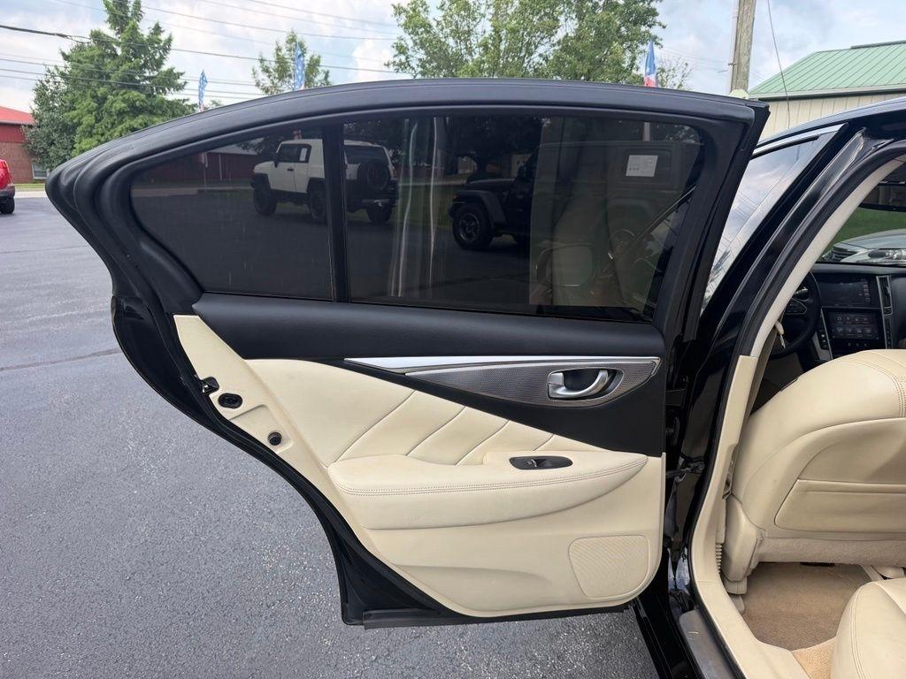 Infiniti Q50 4dr Sdn 3.0t Premium RWD 2016