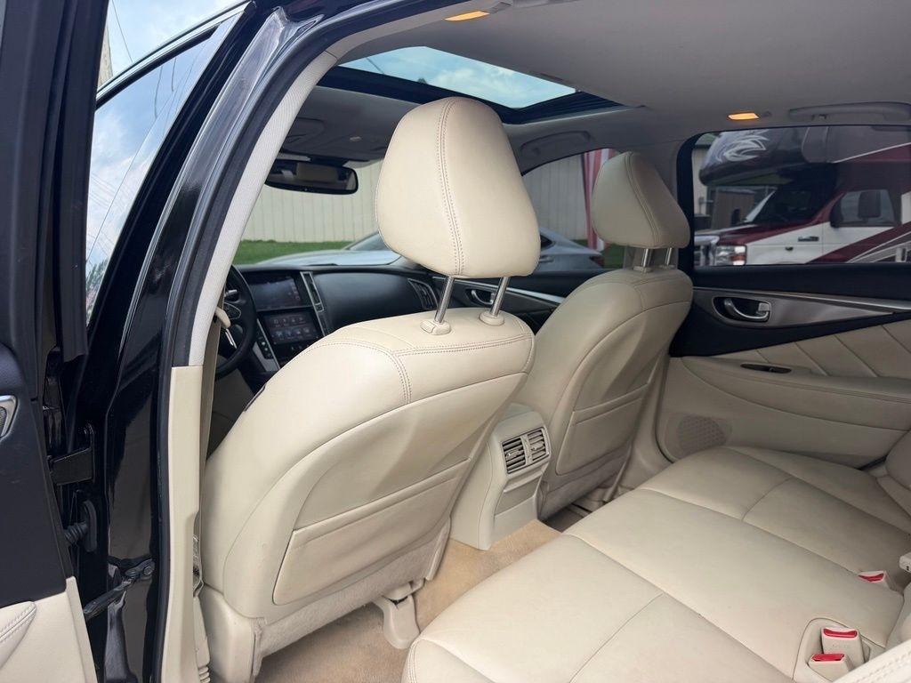 Infiniti Q50 4dr Sdn 3.0t Premium RWD 2016