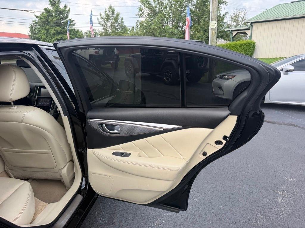 Infiniti Q50 4dr Sdn 3.0t Premium RWD 2016