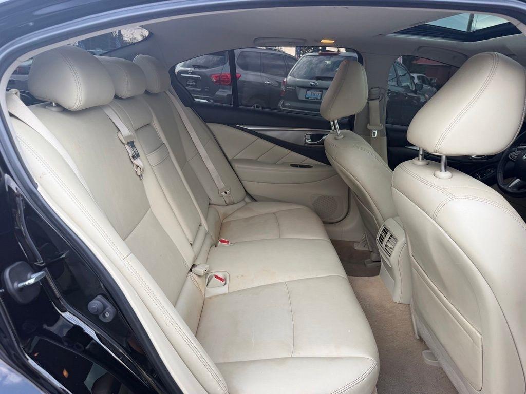 Infiniti Q50 4dr Sdn 3.0t Premium RWD 2016