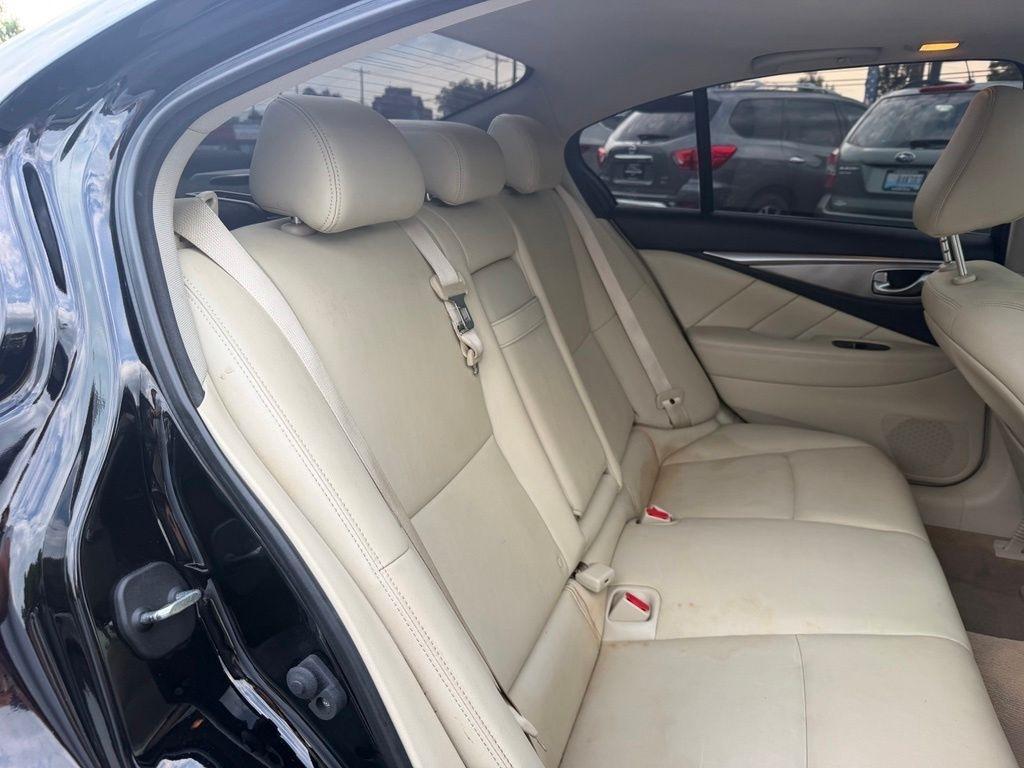 Infiniti Q50 4dr Sdn 3.0t Premium RWD 2016