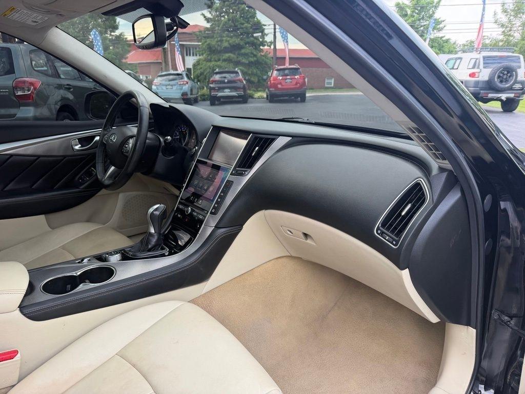 Infiniti Q50 4dr Sdn 3.0t Premium RWD 2016