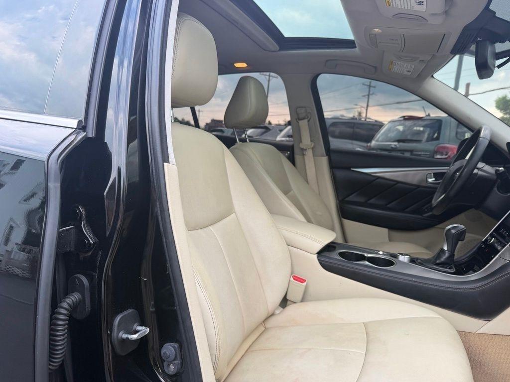 Infiniti Q50 4dr Sdn 3.0t Premium RWD 2016