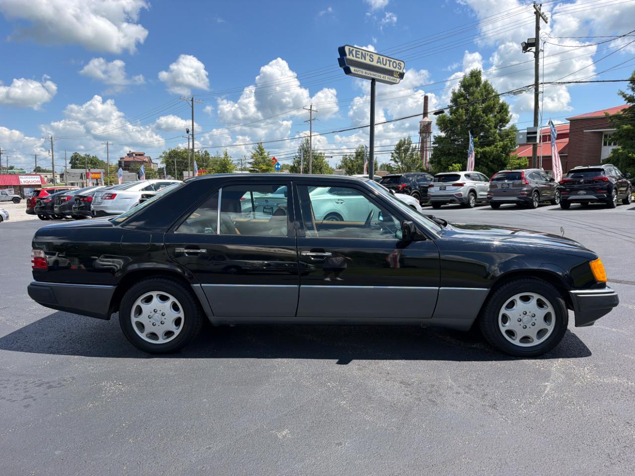 Mercedes-Benz 400 Series 4dr Sedan 4.2L Auto 1994