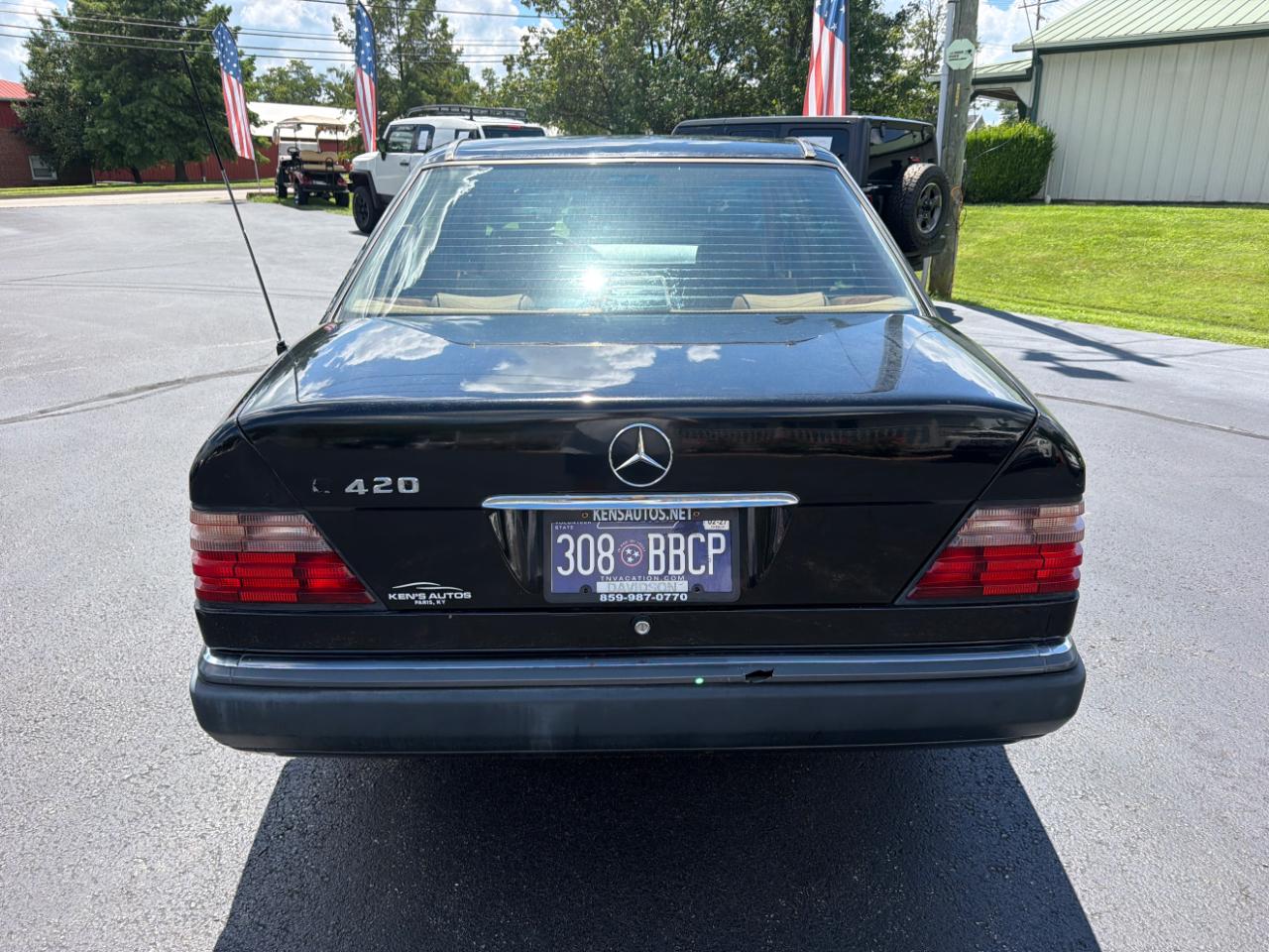 Mercedes-Benz 400 Series 4dr Sedan 4.2L Auto 1994