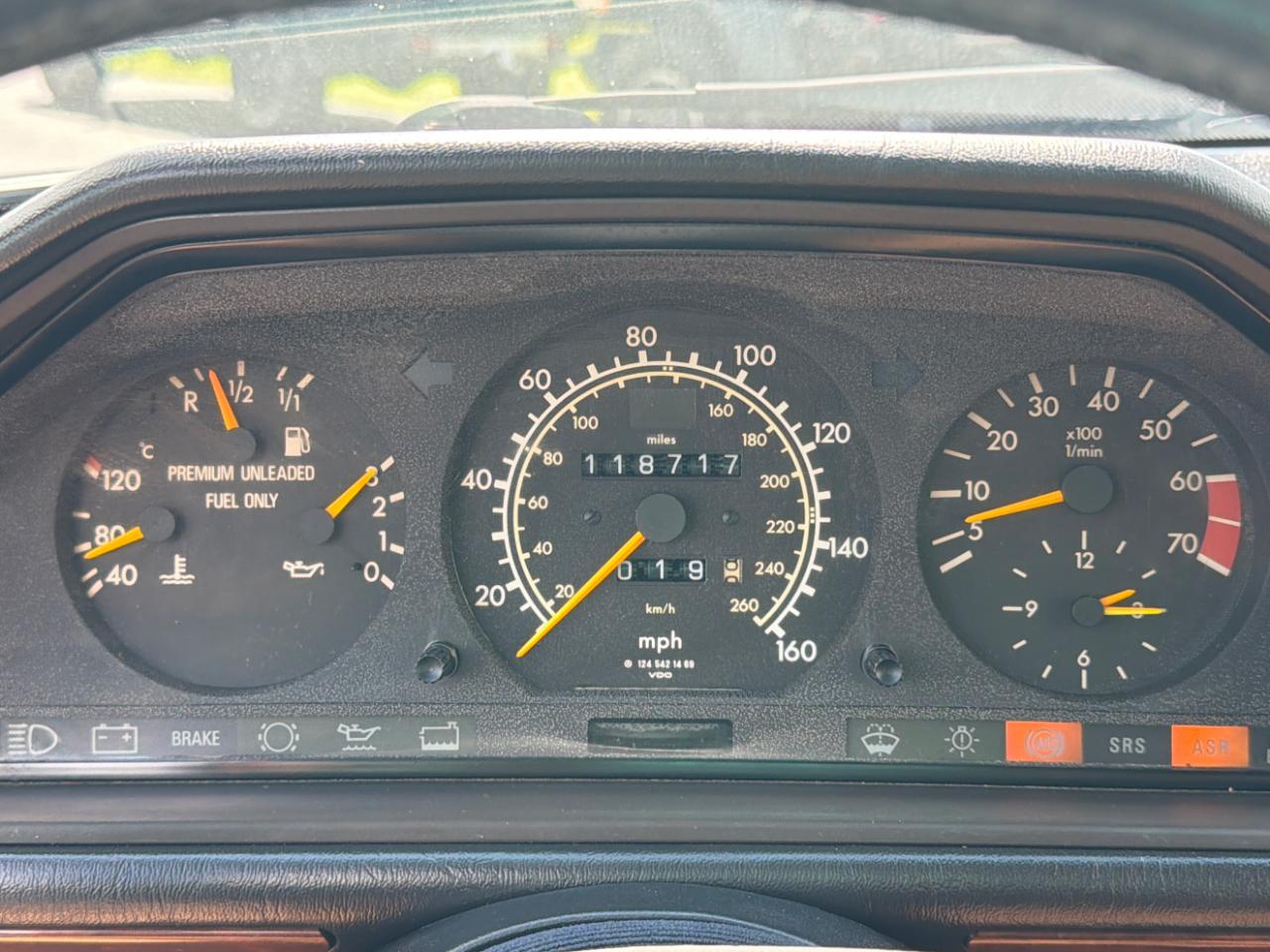 Mercedes-Benz 400 Series 4dr Sedan 4.2L Auto 1994
