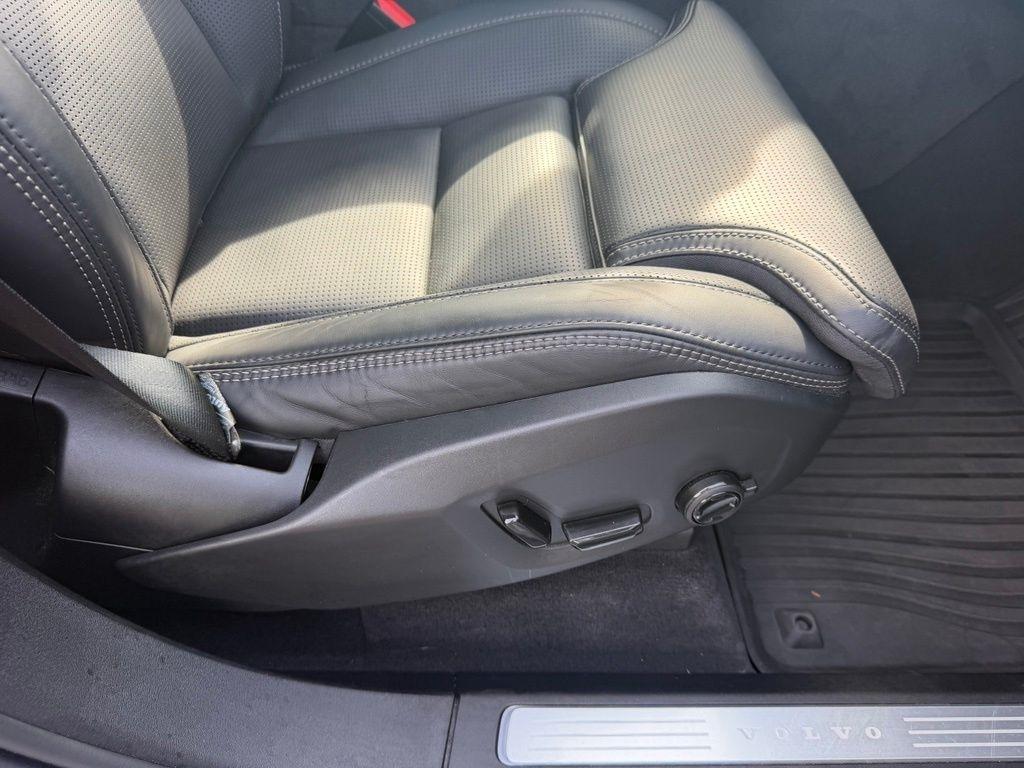 Volvo XC90 Plug-In Hybrid T8 AWD Ultra 6-Seater 2025