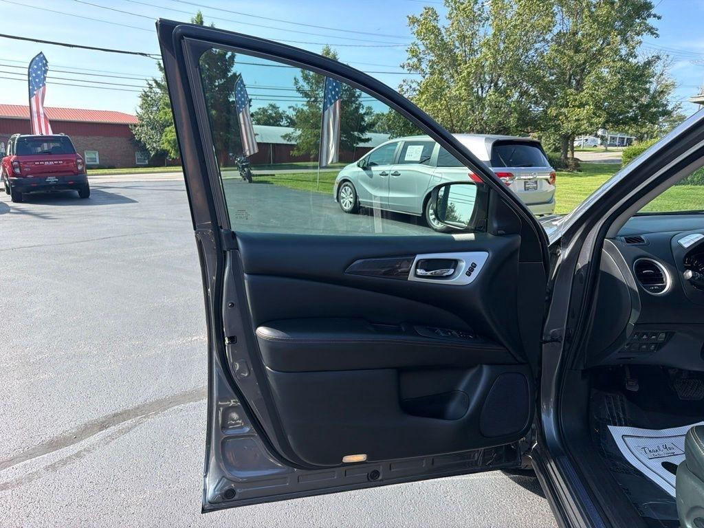 Nissan Pathfinder FWD SL 2019