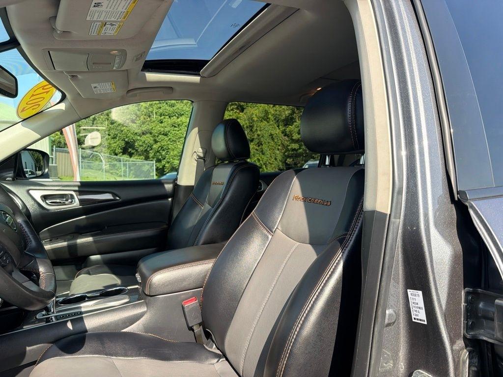 Nissan Pathfinder FWD SL 2019