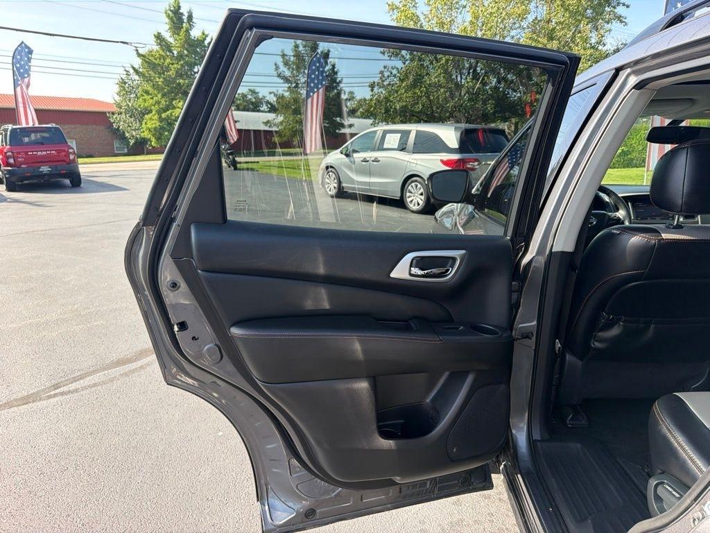 Nissan Pathfinder FWD SL 2019