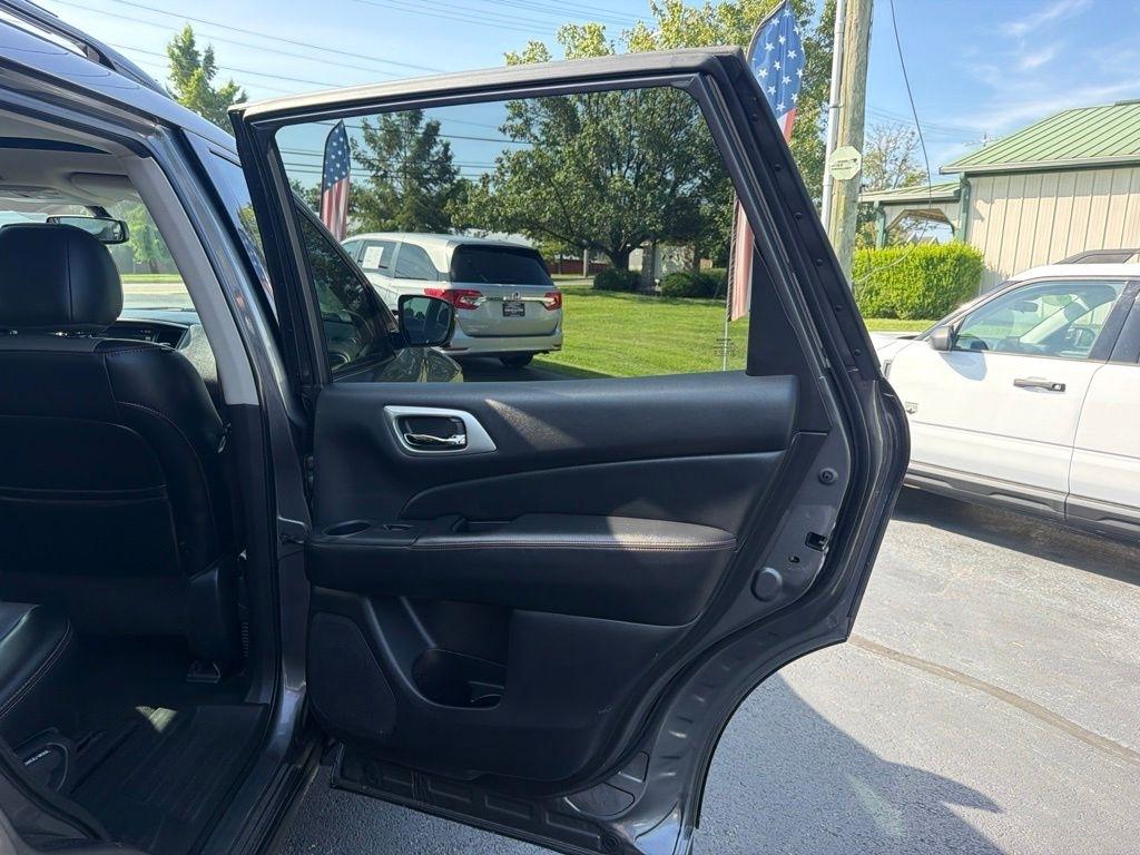 Nissan Pathfinder FWD SL 2019