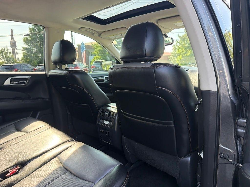 Nissan Pathfinder FWD SL 2019