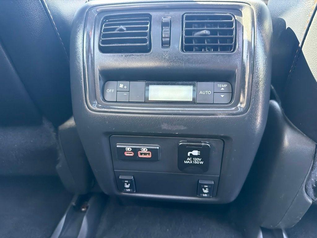 Nissan Pathfinder FWD SL 2019