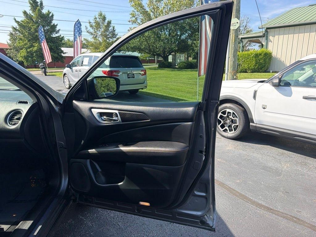 Nissan Pathfinder FWD SL 2019