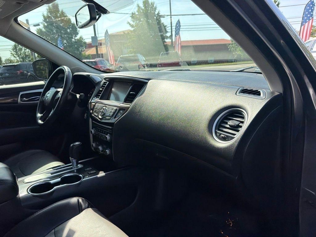 Nissan Pathfinder FWD SL 2019