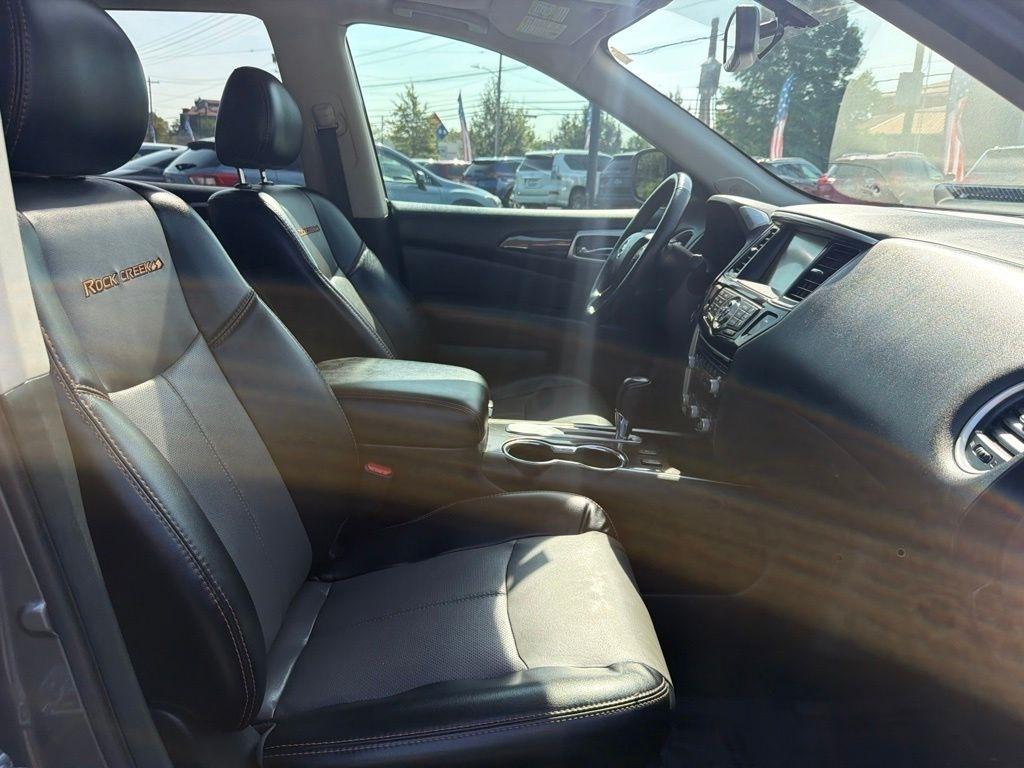 Nissan Pathfinder FWD SL 2019