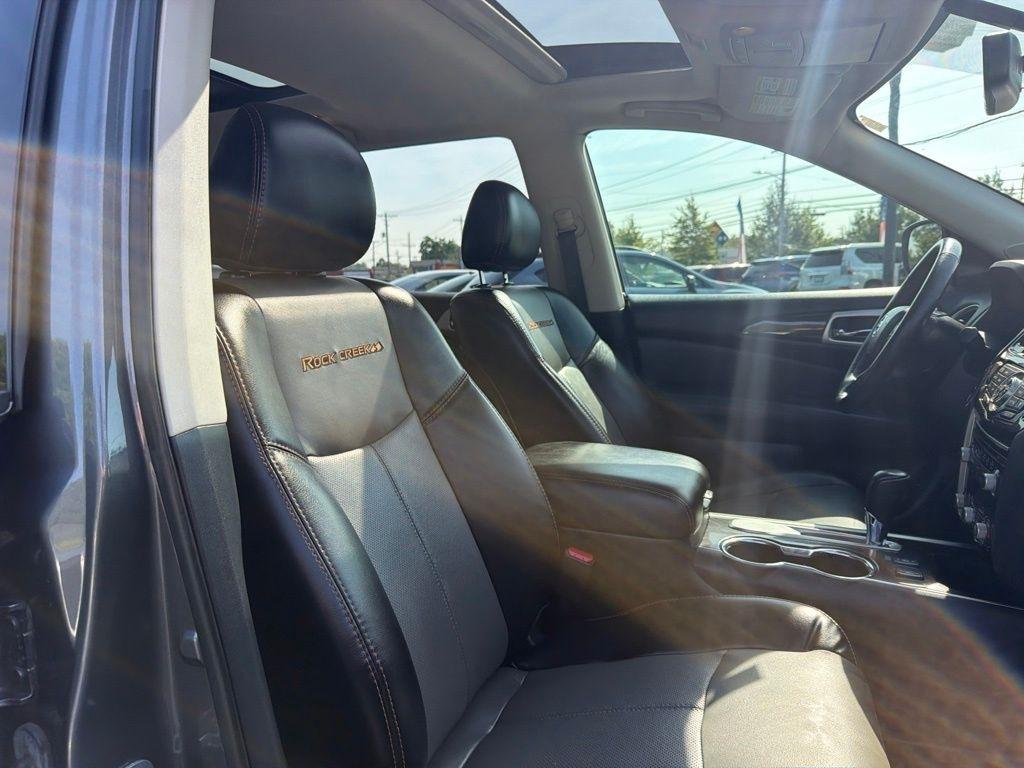 Nissan Pathfinder FWD SL 2019