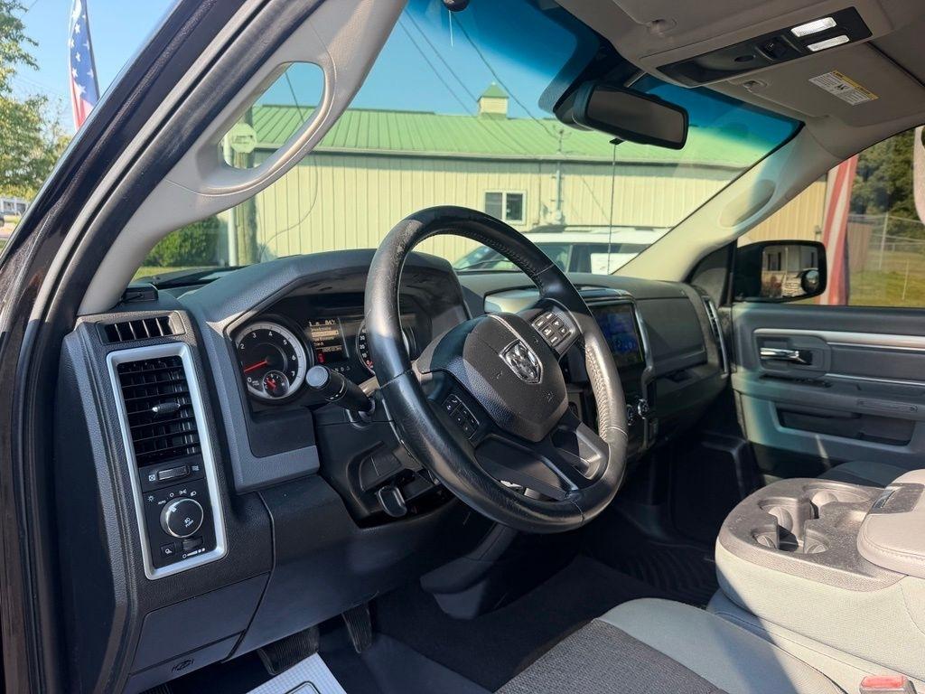 RAM 1500 4WD Quad Cab 140.5" Big Horn 2015