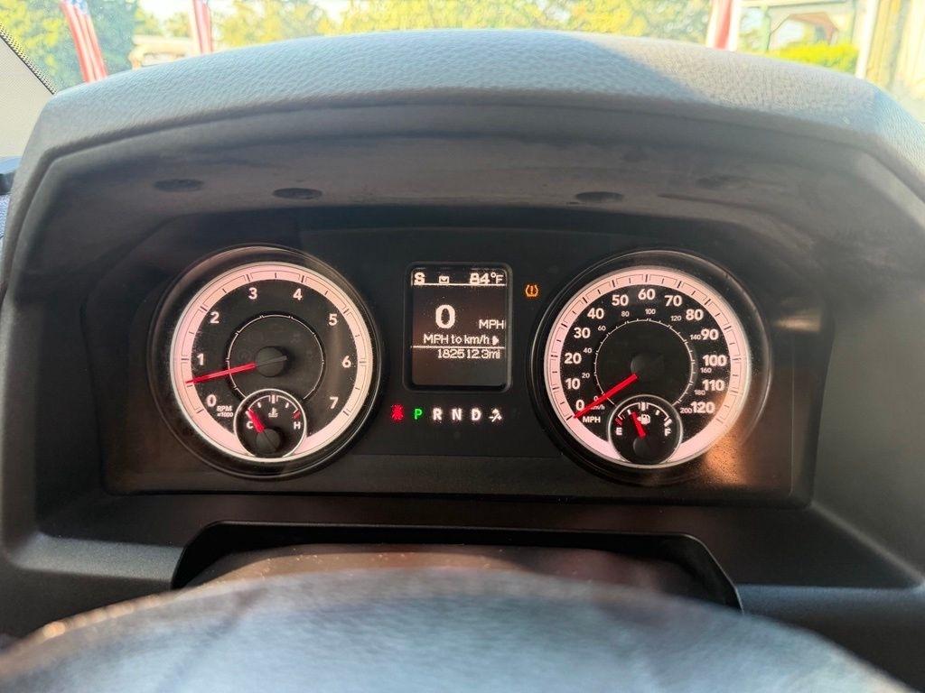 RAM 1500 4WD Quad Cab 140.5" Big Horn 2015