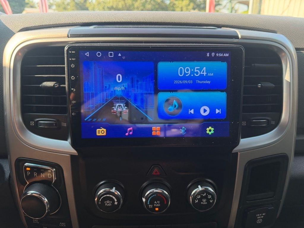 RAM 1500 4WD Quad Cab 140.5" Big Horn 2015