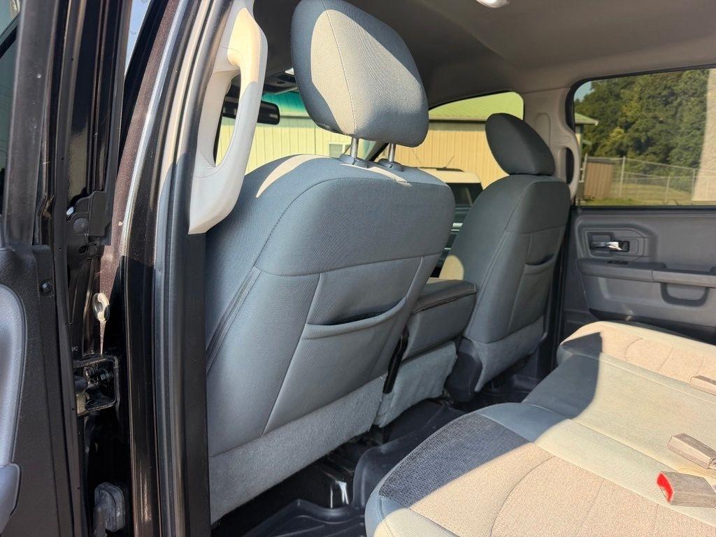 RAM 1500 4WD Quad Cab 140.5" Big Horn 2015