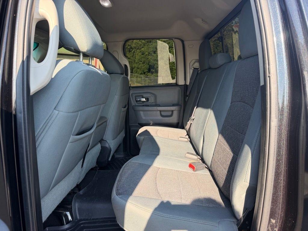 RAM 1500 4WD Quad Cab 140.5" Big Horn 2015