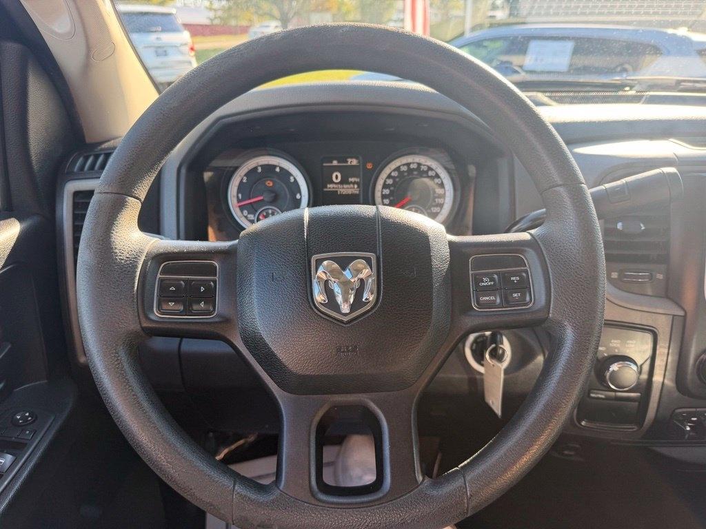 RAM 1500 4WD Quad Cab 140.5" Tradesman 2013