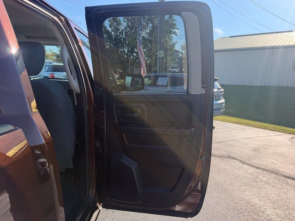 RAM 1500 4WD Quad Cab 140.5" Tradesman 2013